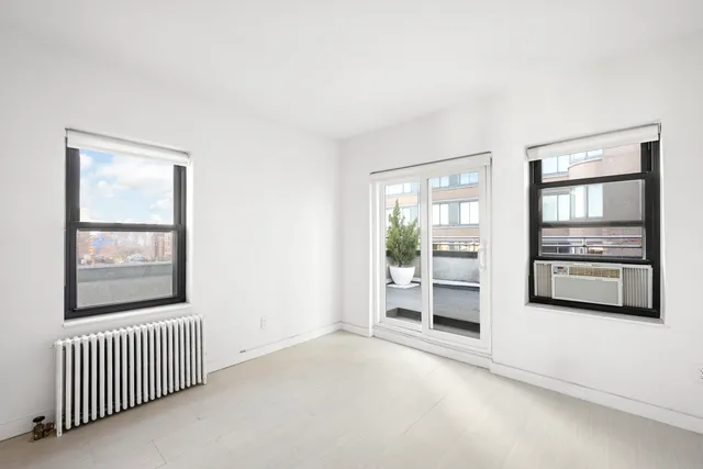 $3,450 | 140 West 69th Street, Unit PH1 | Upper West Side