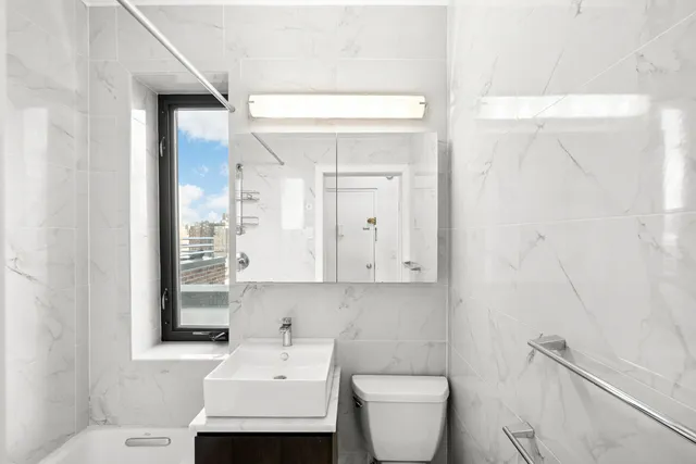 $3,450 | 140 West 69th Street, Unit PH1 | Upper West Side