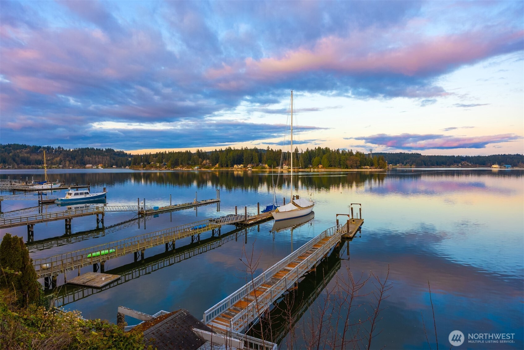 15762 Virginia Point Road Northeast Poulsbo, WA 98370 - Photo 16 of 26 Gallery Image 16