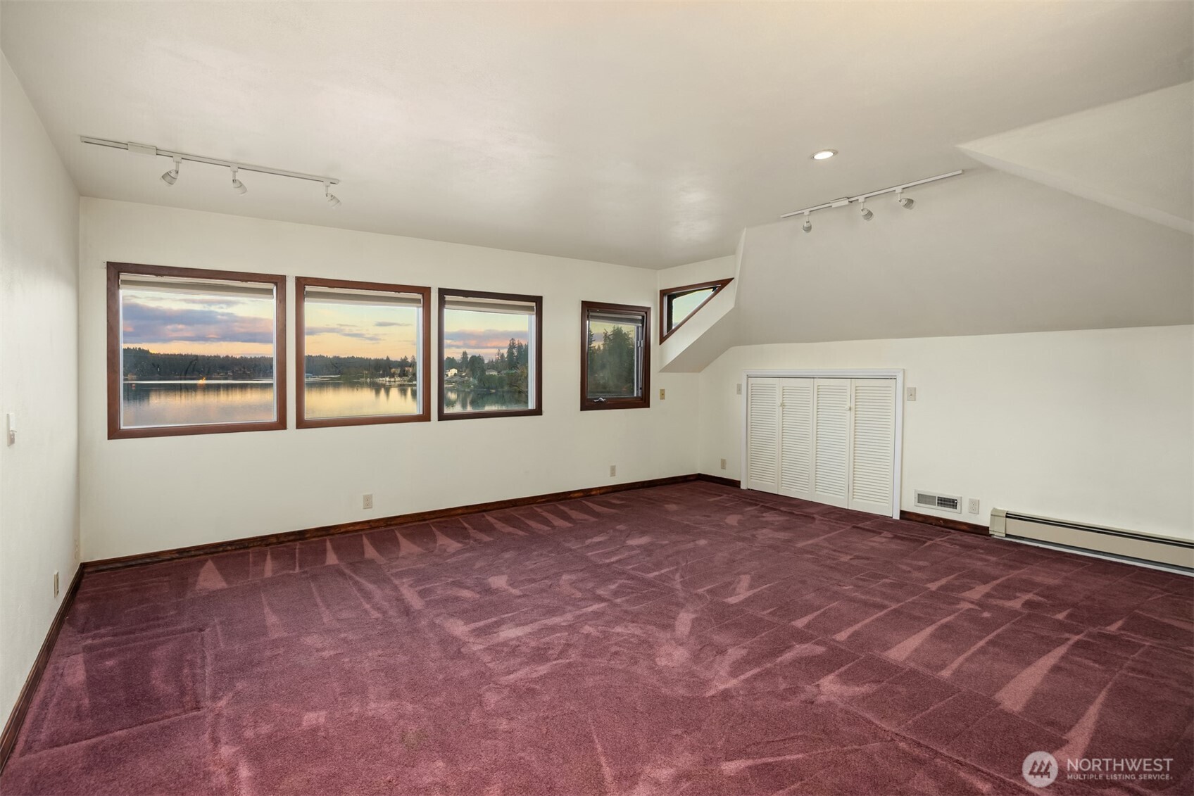 15762 Virginia Point Road Northeast Poulsbo, WA 98370 - Photo 10 of 26 Gallery Image 10