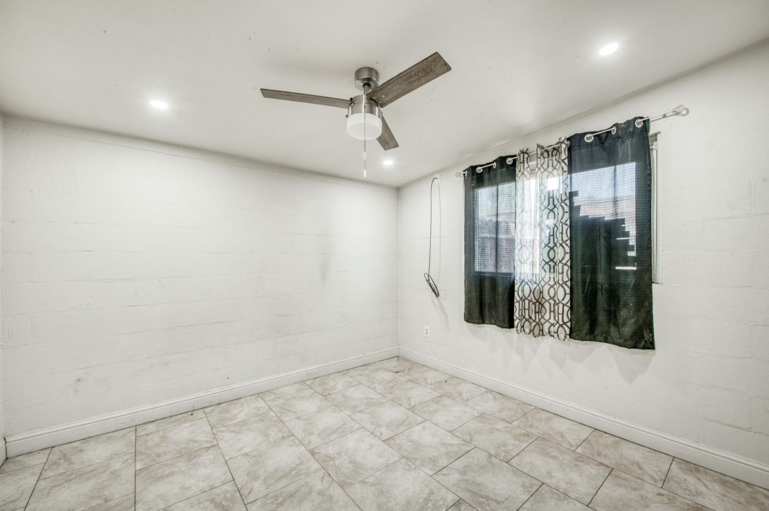 2326 East Hampton Way Fresno, CA 93726 - Photo 13 of 22 a view of entryway