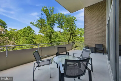 $257,900 | 3001 Veazey Terrace Northwest, Unit 1324, Washington, DC 20008
