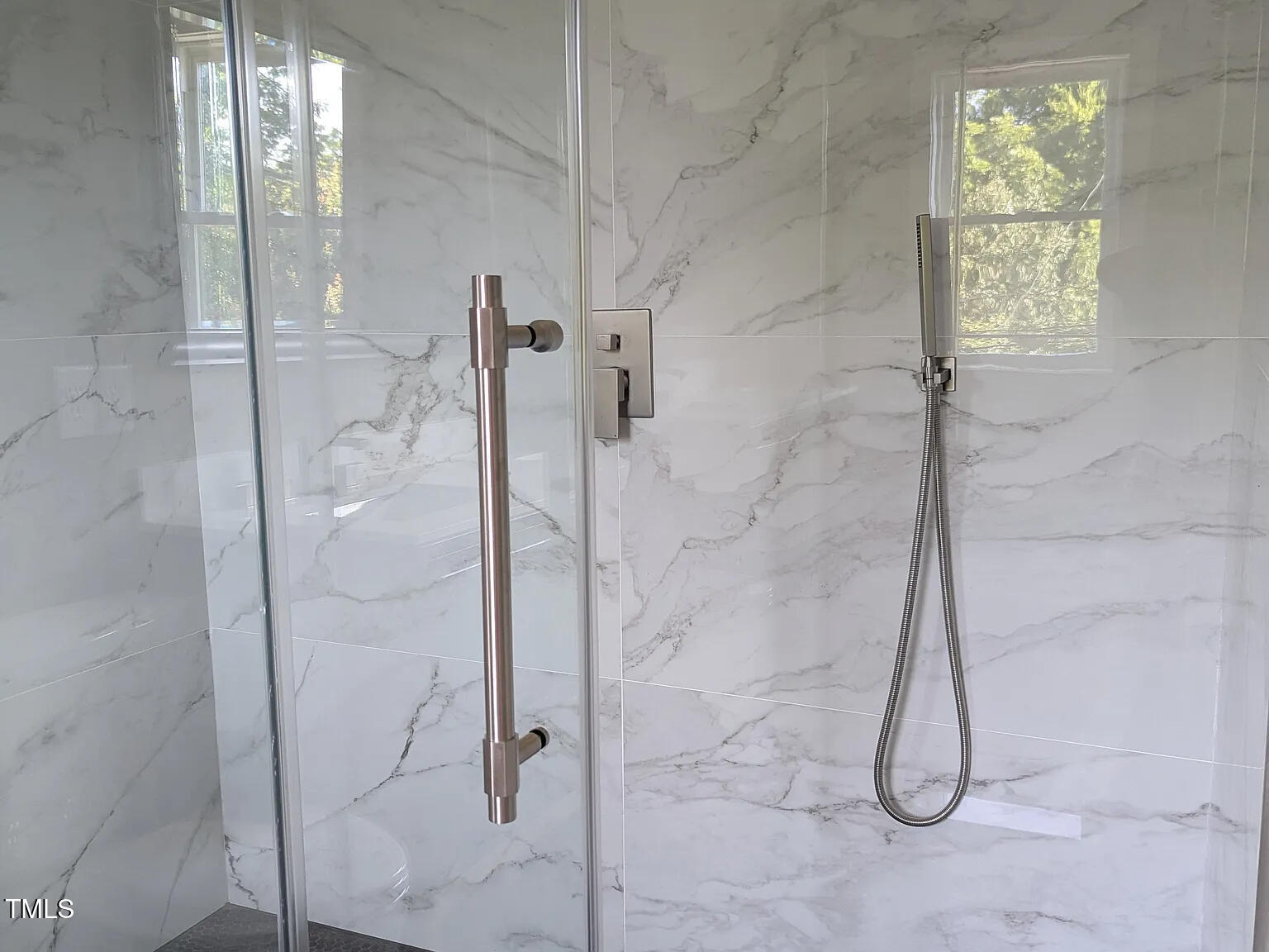 169 Prospect Avenue Raleigh, NC 27603 - Photo 14 of 23 a bathroom with a bath tub