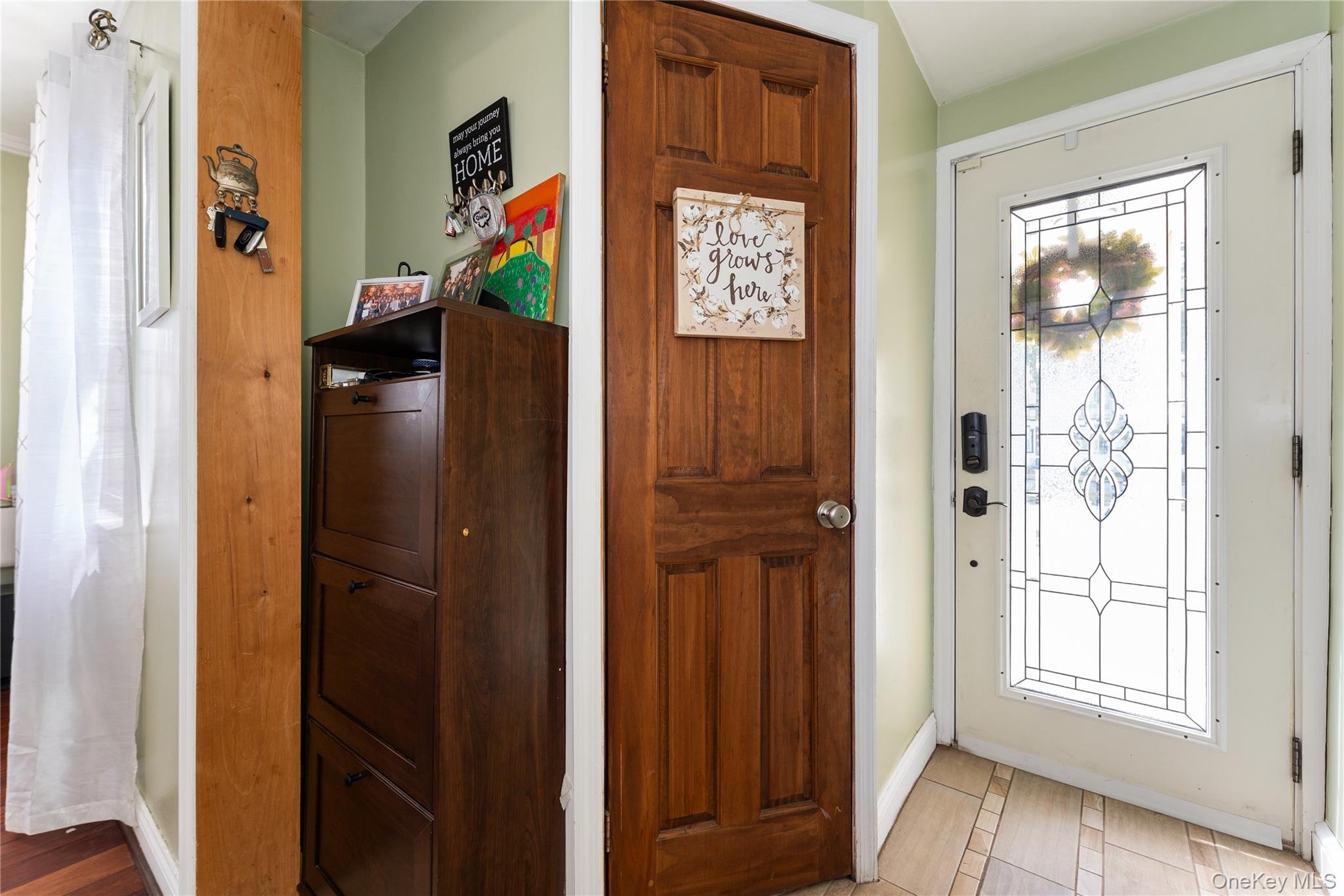 7 Mayfair Road Baldwin, NY 11510 - Photo 3 of 27