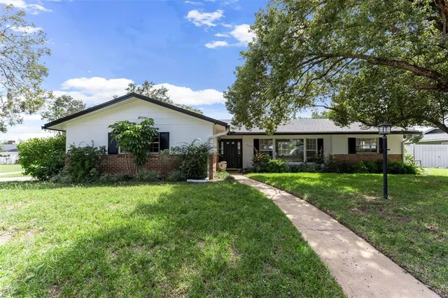 $555,000 | 2632 Derbyshire Road, Maitland, FL 32751