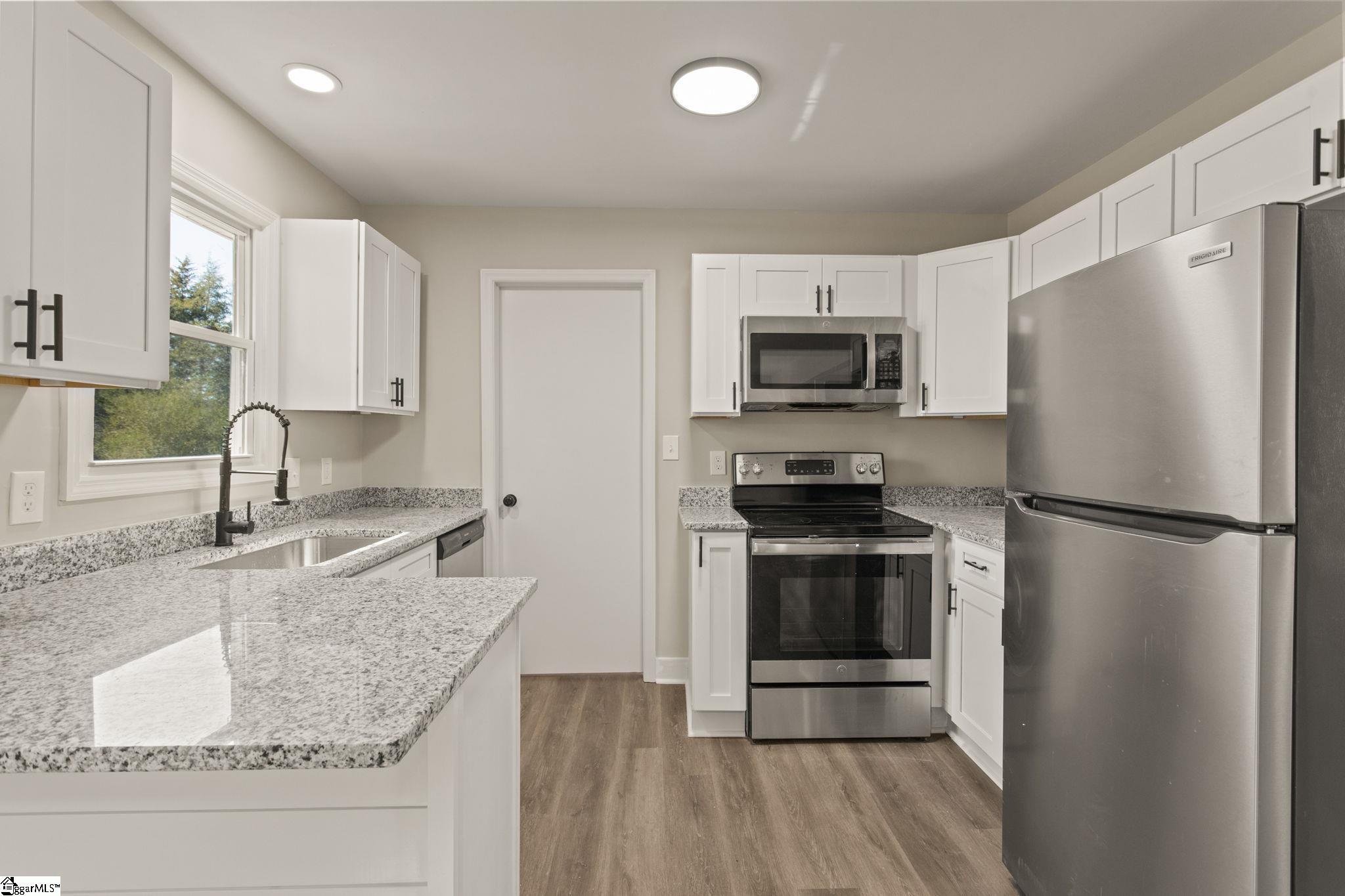 364 Sullivan Road Laurens, SC 29360 - Photo 8 of 28 Gallery Image 8