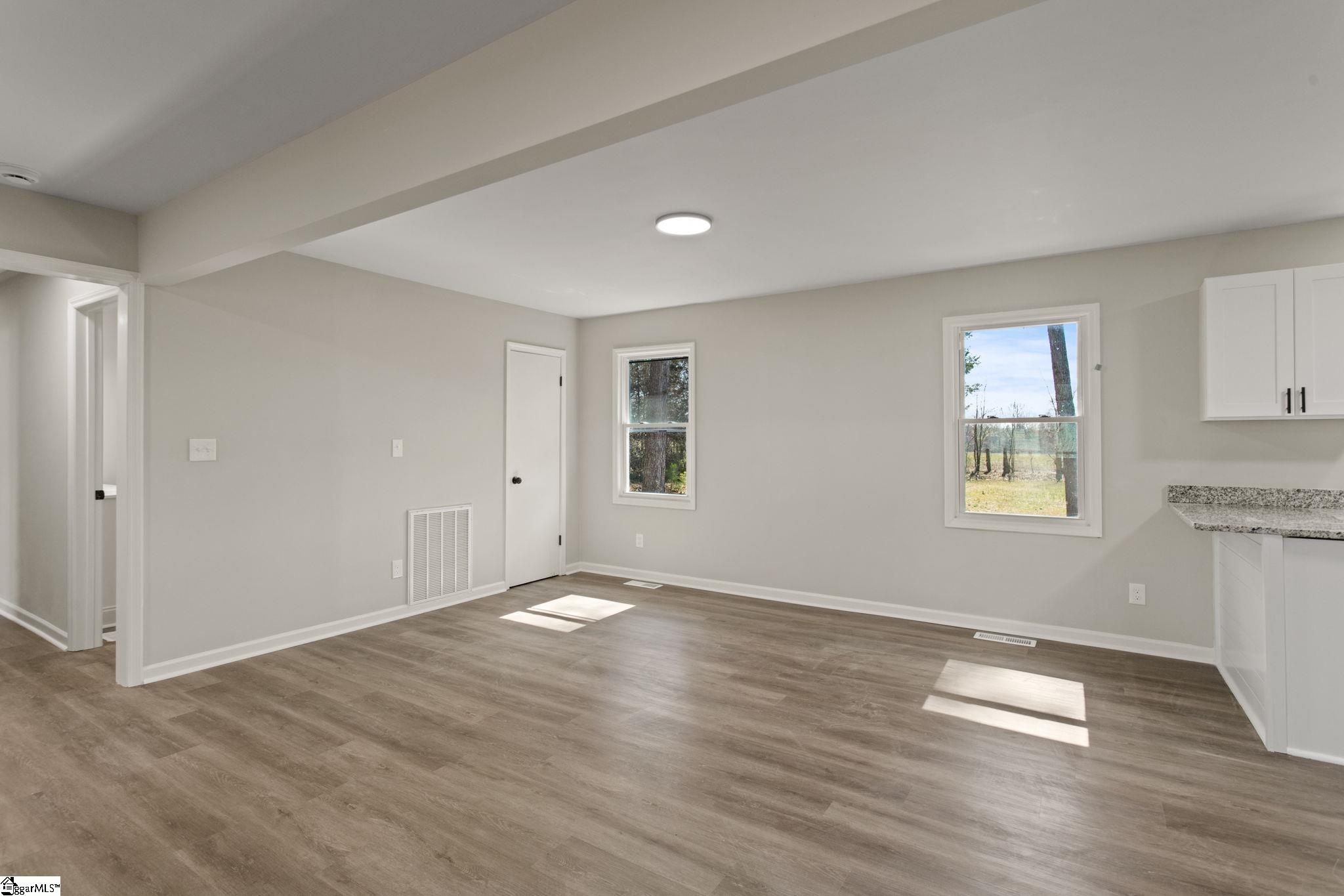 364 Sullivan Road Laurens, SC 29360 - Photo 9 of 28 Gallery Image 9