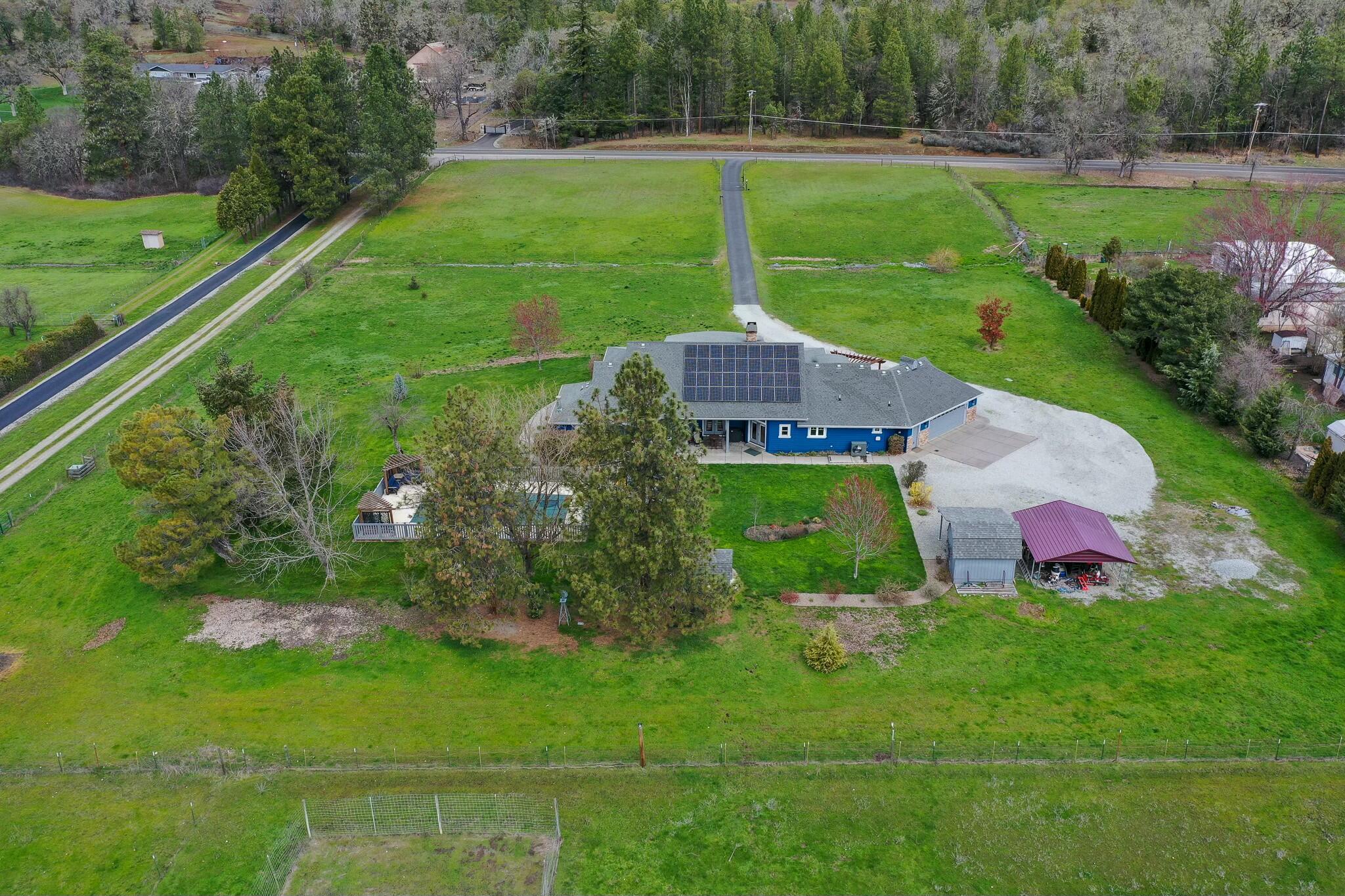 7059 Old Stage Road Central Point, OR 97502 - Photo 14 of 54 tempImageSeVB68