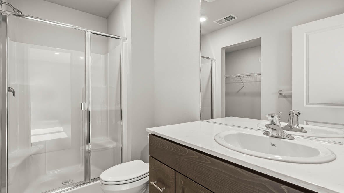 222 Darlington Street Medford, OR 97501 - Photo 20 of 22 021 primary batroom