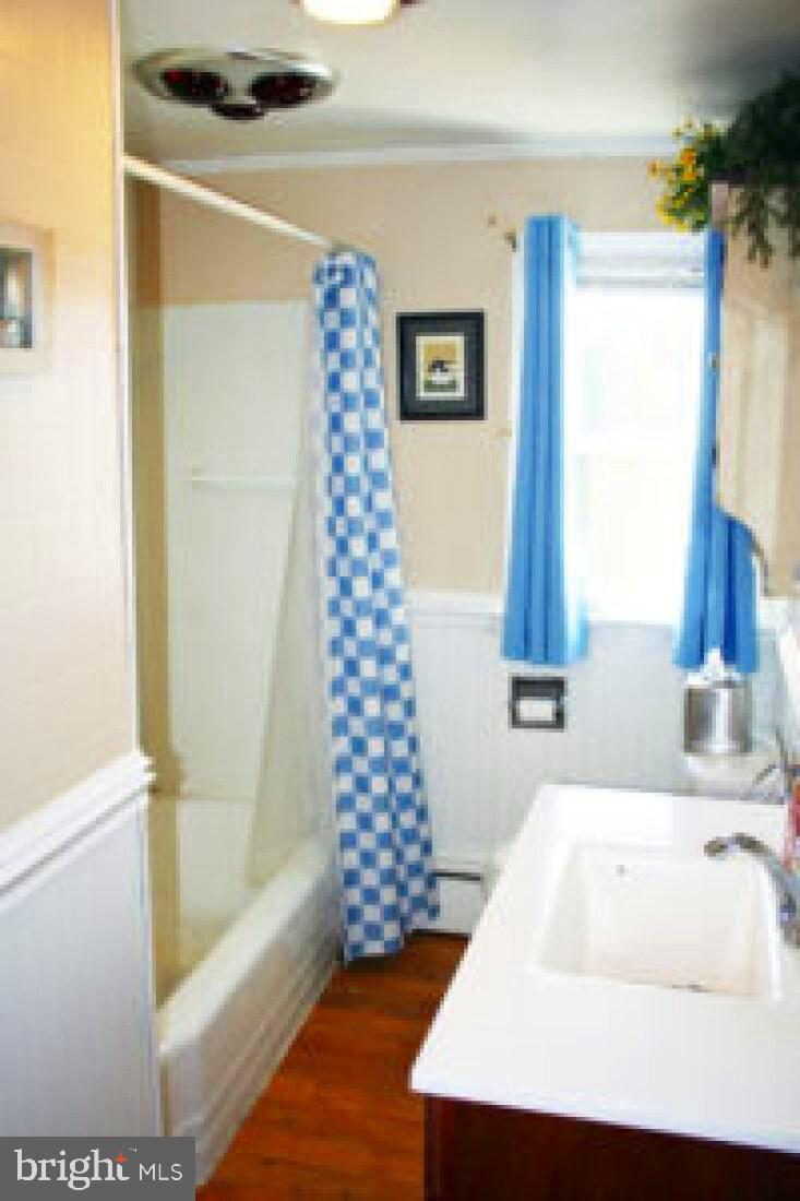 828 Weavertown Road Lebanon, PA 17046 - Photo 23 of 38 a bathroom with a bathtub and shower