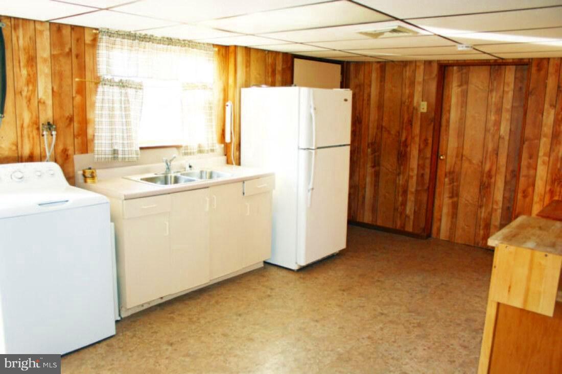 828 Weavertown Road Lebanon, PA 17046 - Photo 32 of 38 a utility room with dryer and washer