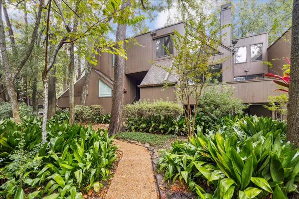 $2,250 | 222 Litchfield Lane, Houston, TX 77024
