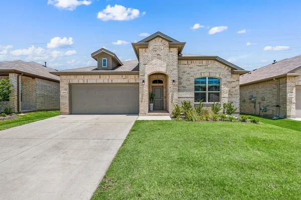 $2,450 | 1217 Southwark Drive, Justin, TX 76247