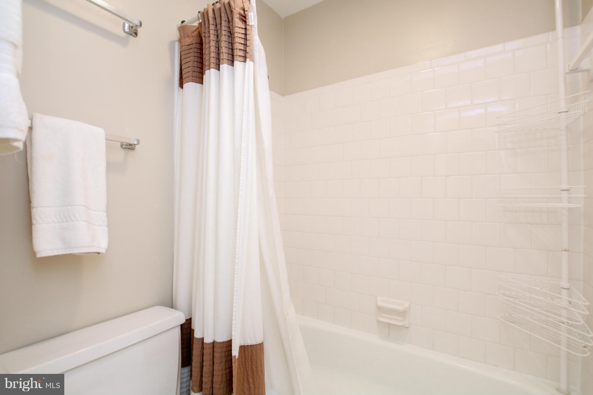 11 Stone Ridge Court, Unit 6 Baltimore, MD 21239 - Photo 20 of 30 Bath (Master)