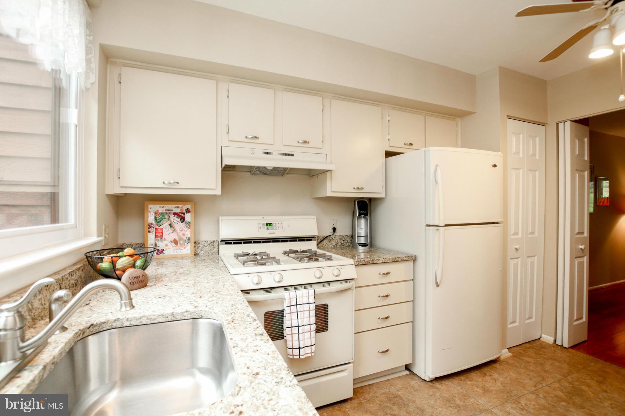 11 Stone Ridge Court, Unit 6 Baltimore, MD 21239 - Photo 5 of 30 Kitchen