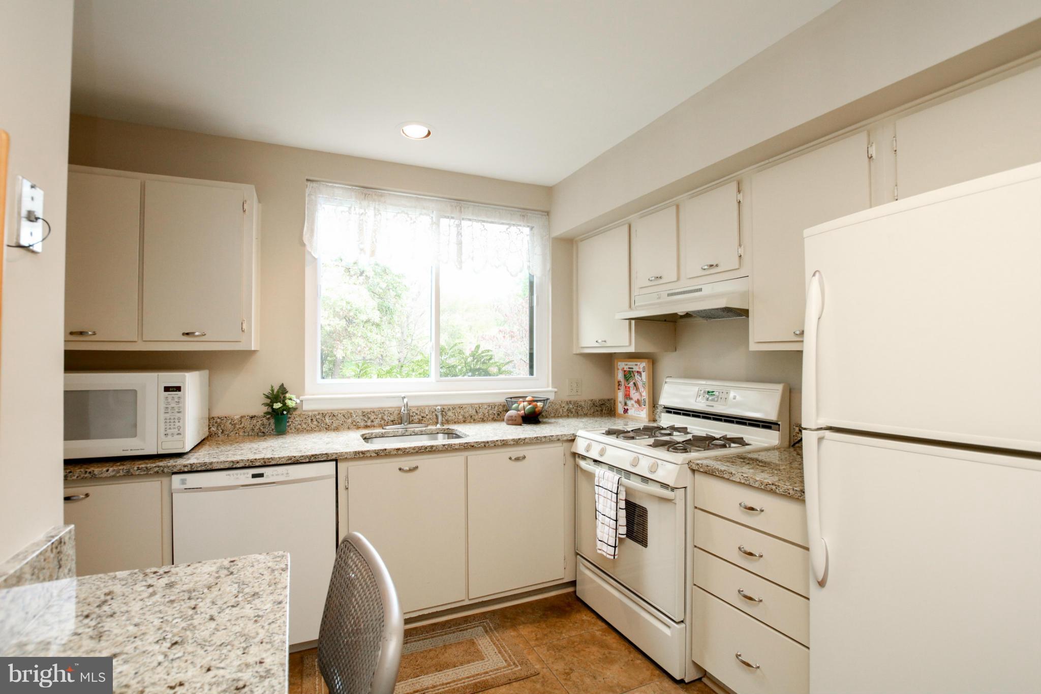 11 Stone Ridge Court, Unit 6 Baltimore, MD 21239 - Photo 6 of 30 Kitchen