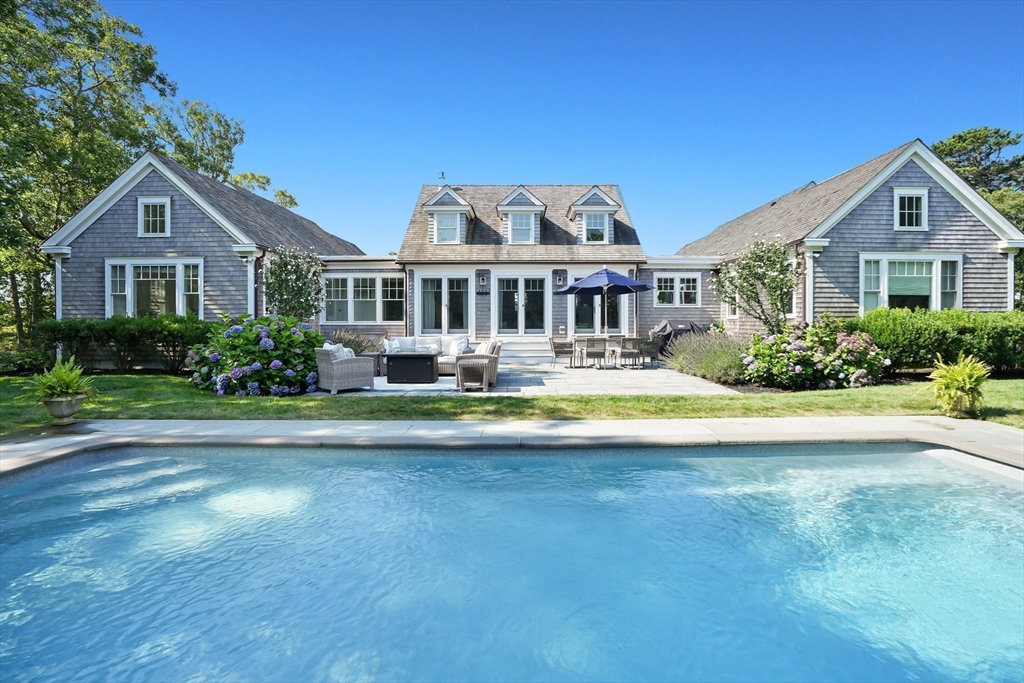 8 Paddock Road Oak Bluffs, MA 02557 - Photo 4 of 42