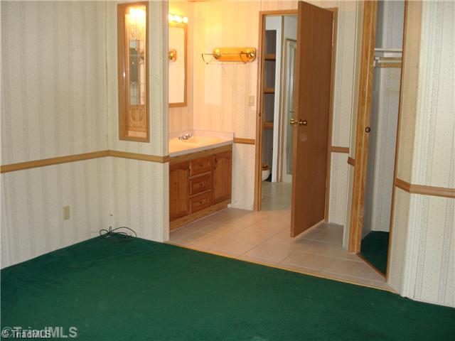 416 Allen Road Mocksville, NC 27028 - Photo 14 of 16 Master Bath/Spa.