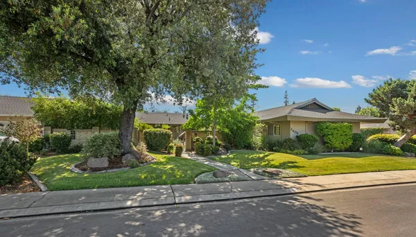 $585,000 | 2406 Kenmore Court, Modesto, CA 95350