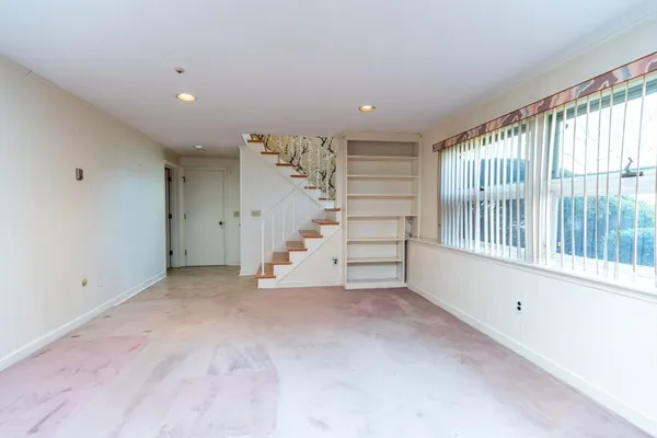 $699,999 | 37 Himoor Circle, Randolph, MA 02368