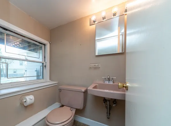 $699,999 | 37 Himoor Circle, Randolph, MA 02368