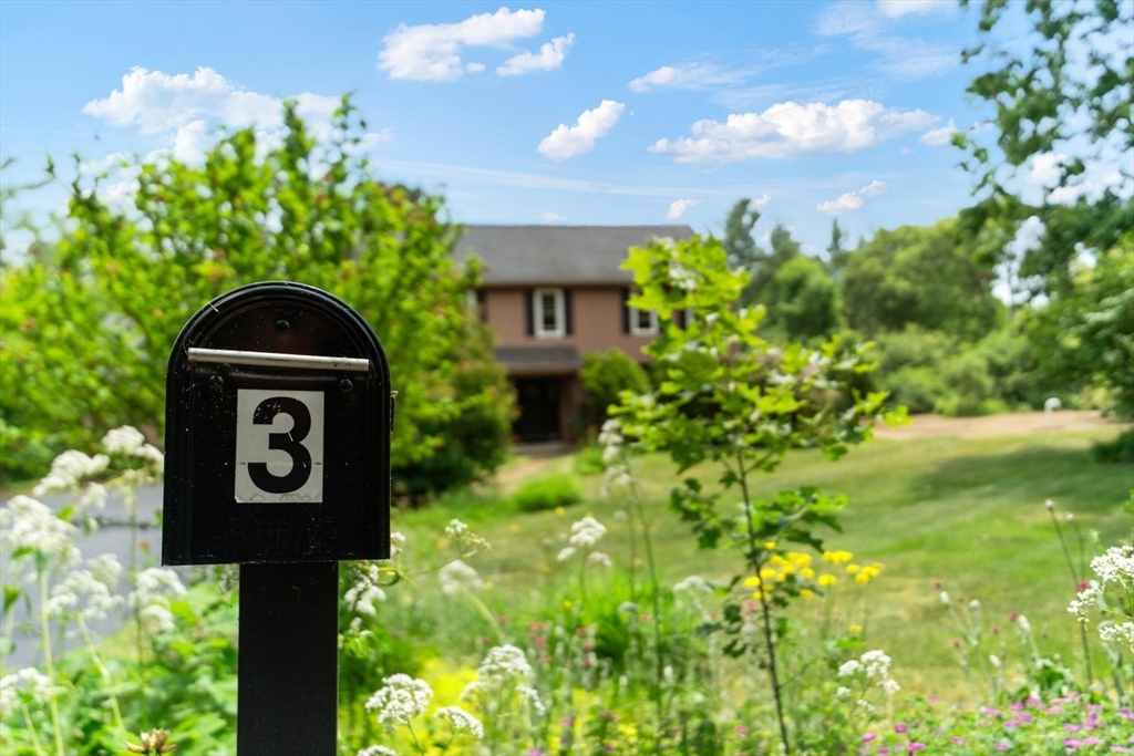 3 Pudding Street Uxbridge, MA 01569 - Photo 41 of 42