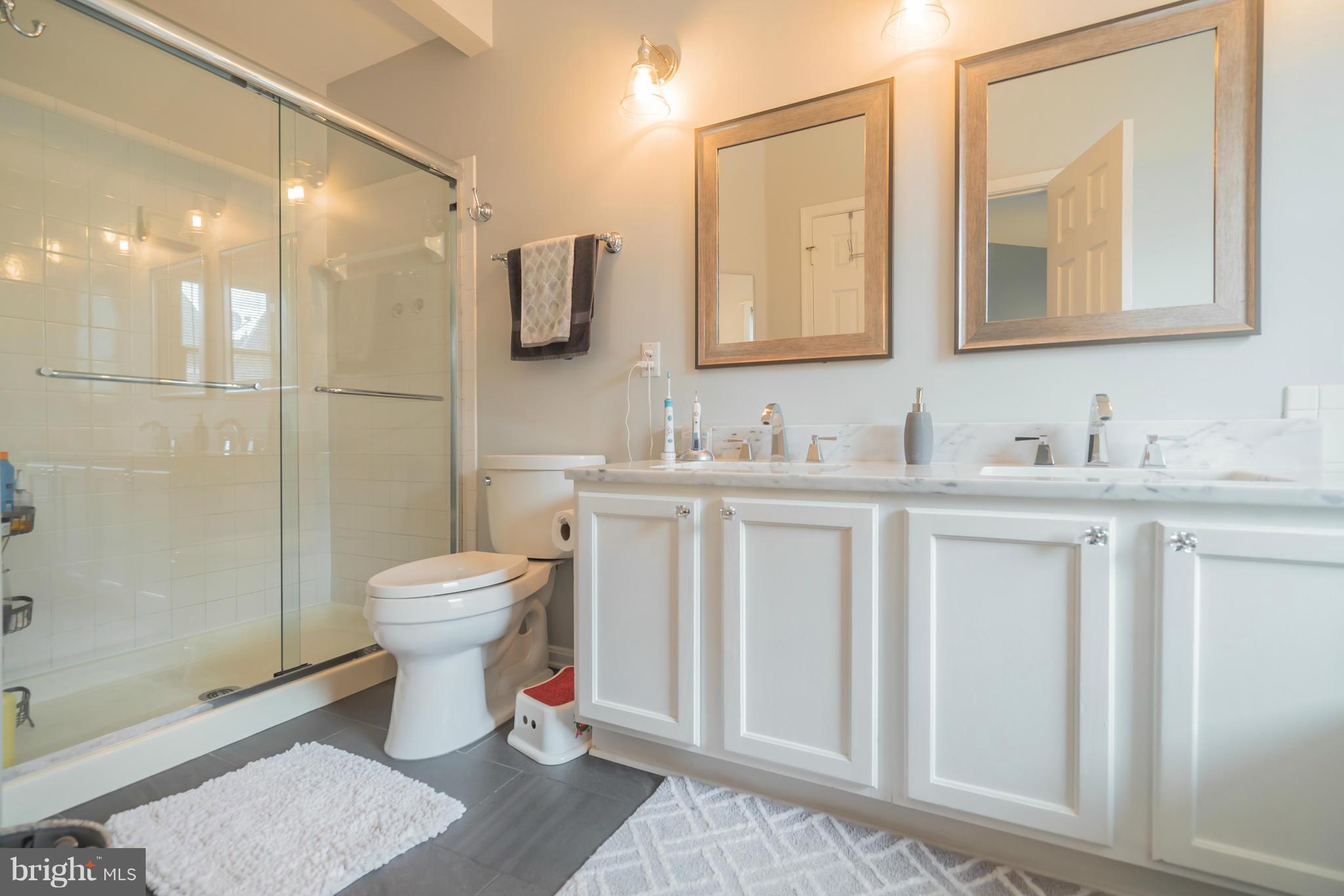 106 Ridgepoint Place Gaithersburg, MD 20878 - Photo 12 of 30 Master Bath
