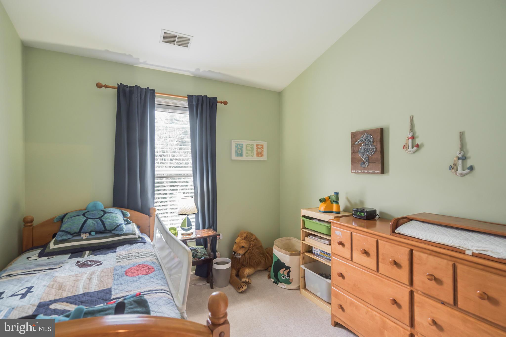 106 Ridgepoint Place Gaithersburg, MD 20878 - Photo 16 of 30 Third Bedroom