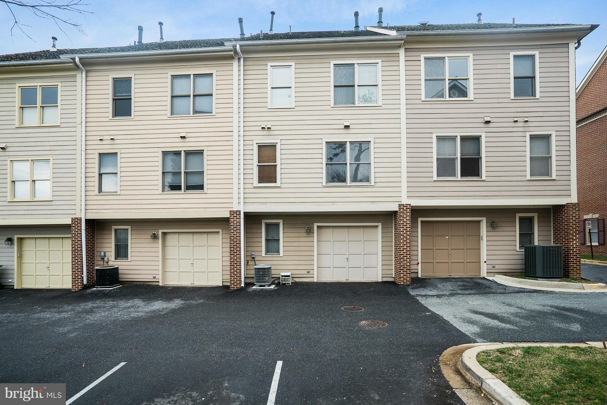 106 Ridgepoint Place Gaithersburg, MD 20878 - Photo 22 of 30 Exterior (Rear)