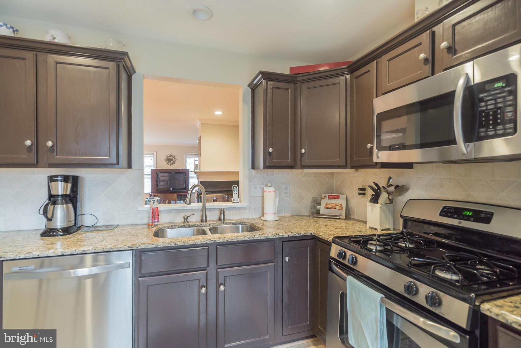 106 Ridgepoint Place Gaithersburg, MD 20878 - Photo 7 of 30 Kitchen