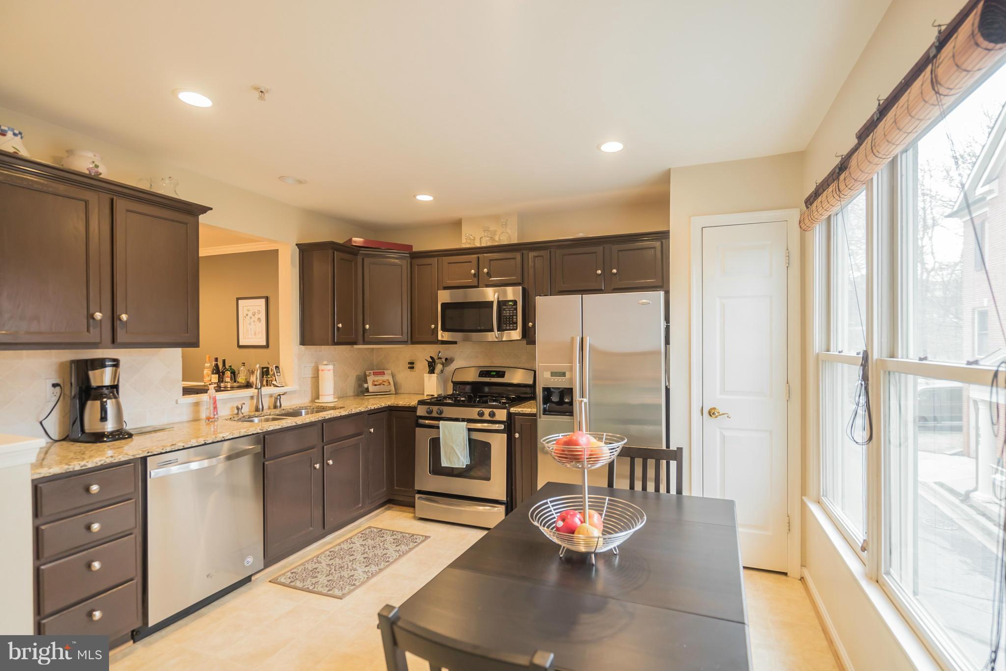 106 Ridgepoint Place Gaithersburg, MD 20878 - Photo 8 of 30 Kitchen