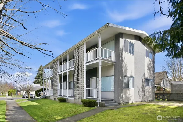 $950,000 | 901 South Grant Avenue, Tacoma, WA 98405