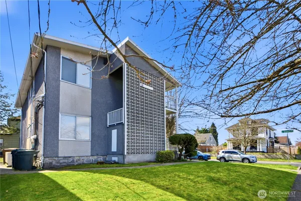 $950,000 | 901 South Grant Avenue, Tacoma, WA 98405