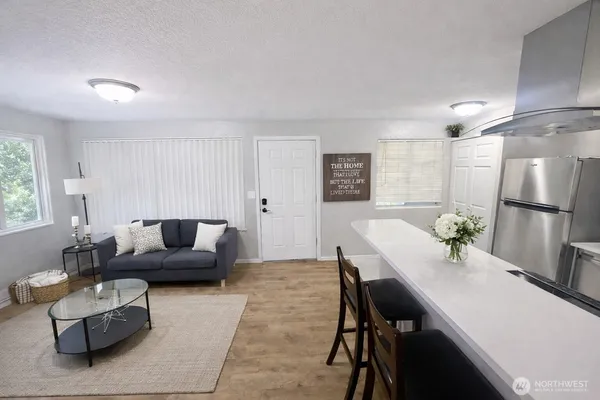 $950,000 | 901 South Grant Avenue, Tacoma, WA 98405