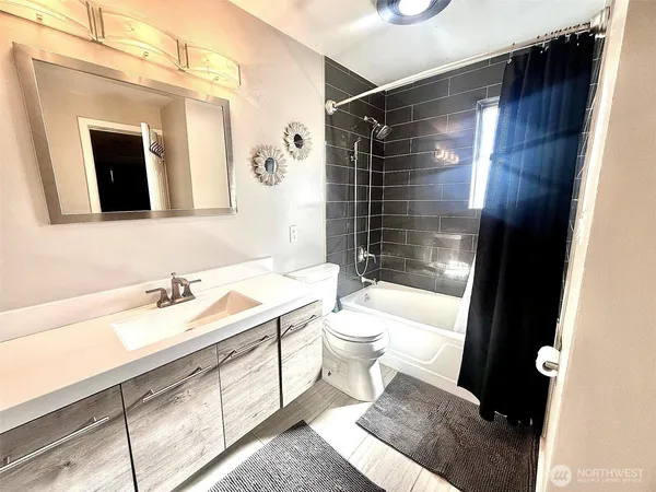 $950,000 | 901 South Grant Avenue, Tacoma, WA 98405