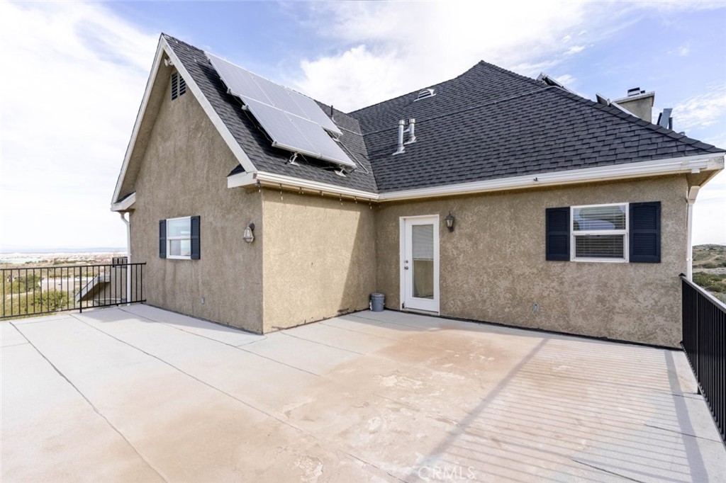 2575 Rale Drive Palmdale, CA 93550 - Photo 25 of 41 a backyard of a house
