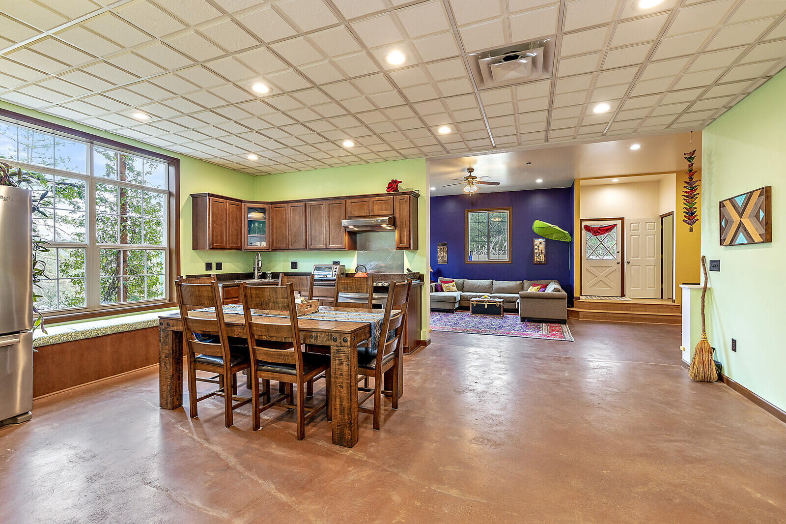 4790 Andrews Road Medford, OR 97501 - Photo 48 of 80 Spacious kitchen space in the downstairs living area.
