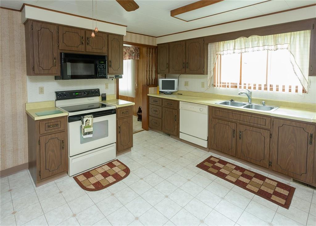148 New Town Road Star Junction, PA 15482 - Photo 4 of 18 Kitchen with all appliances