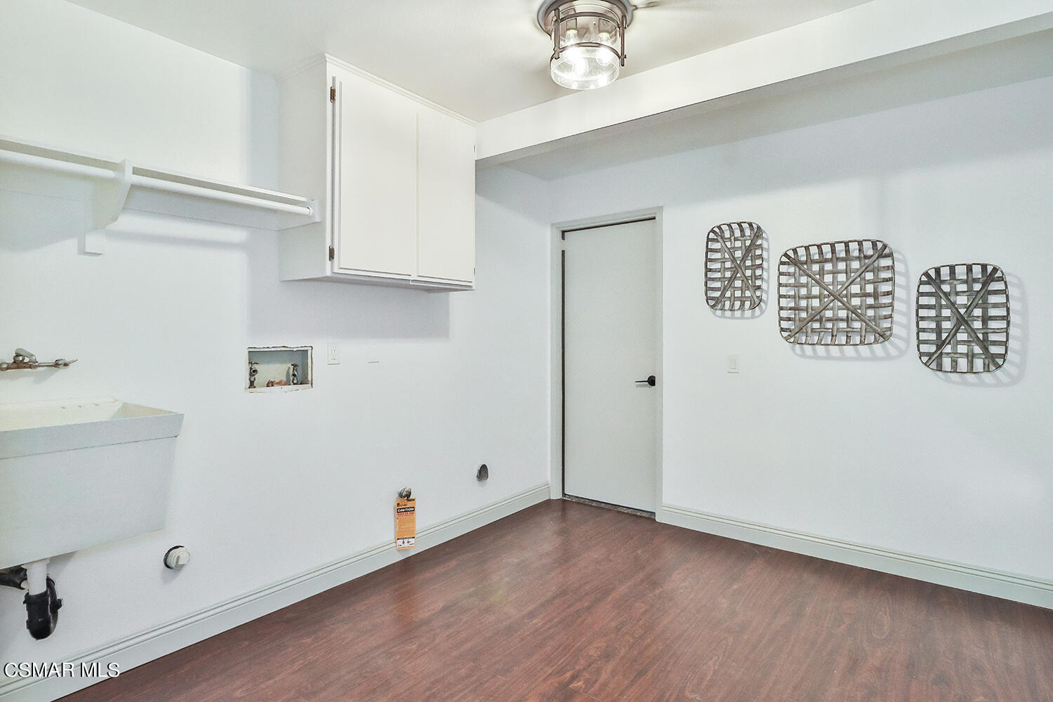 3091 Omega Avenue Simi Valley, CA 93063 - Photo 34 of 66 a view of an empty room