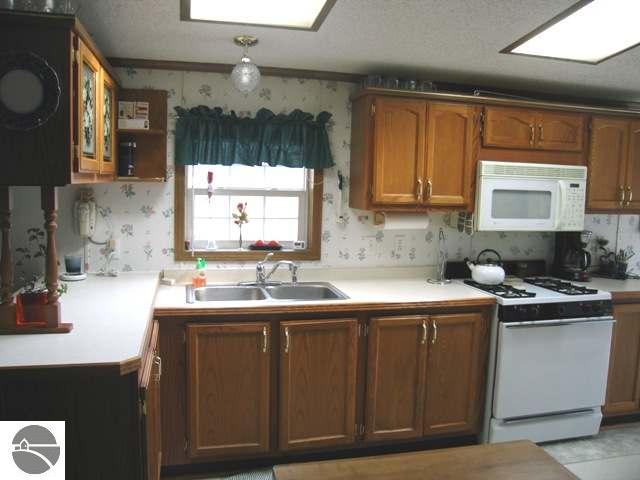 7821 Hodge Road Kingsley, MI 49649 - Photo 6 of 15 1712929-5.JPG