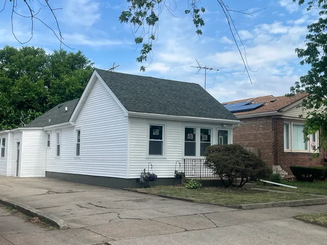 $182,900 | 13709 South School Street, Riverdale, IL 60827