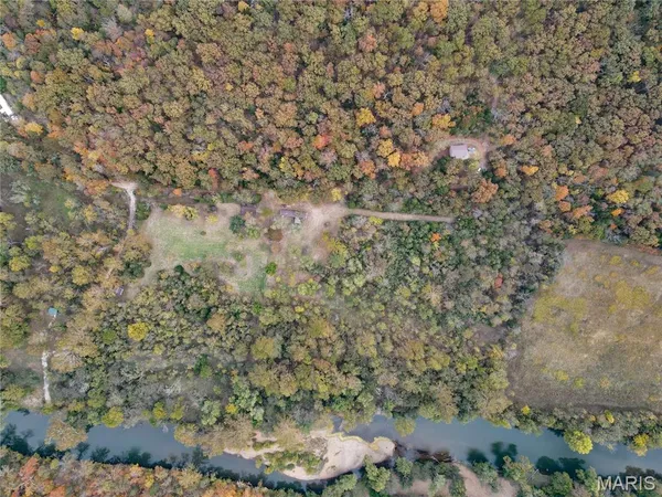 $425,000 | 14641 Engledow Springs Road, De Soto, MO 63020