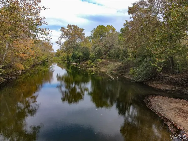 $425,000 | 14641 Engledow Springs Road, De Soto, MO 63020