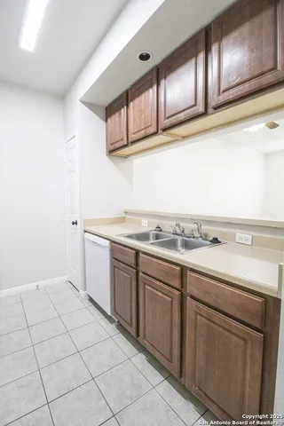 $1,150 | 530 Dukeway Drive, Unit 2, Universal City, TX 78148