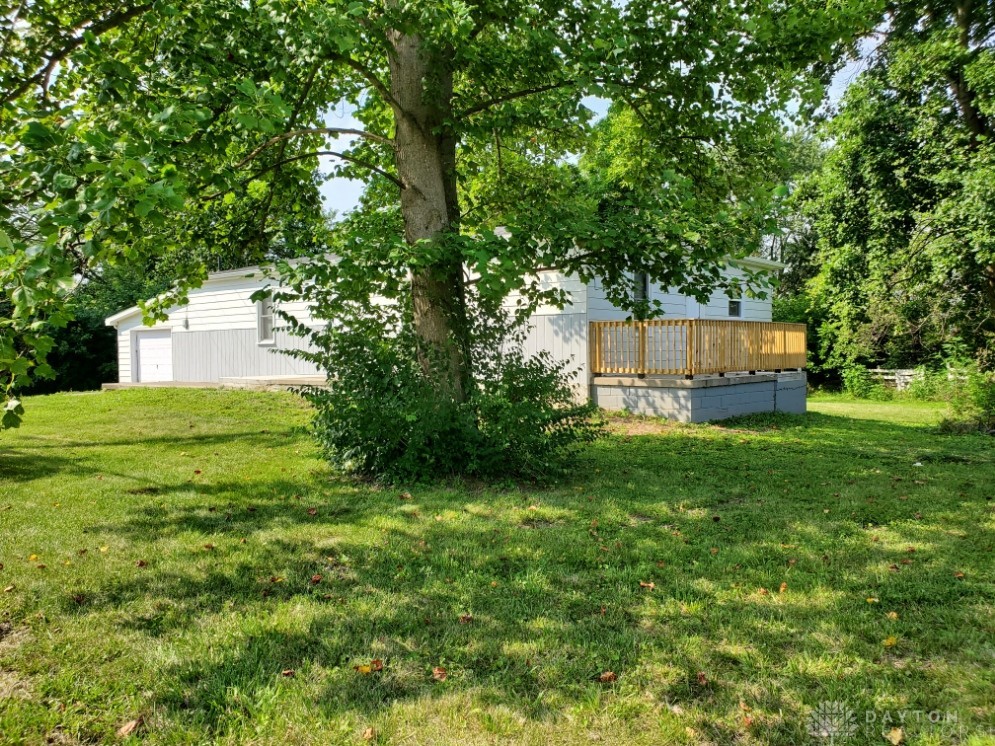 3559 South Tecumseh Road Springfield, OH 45502 - Photo 2 of 18