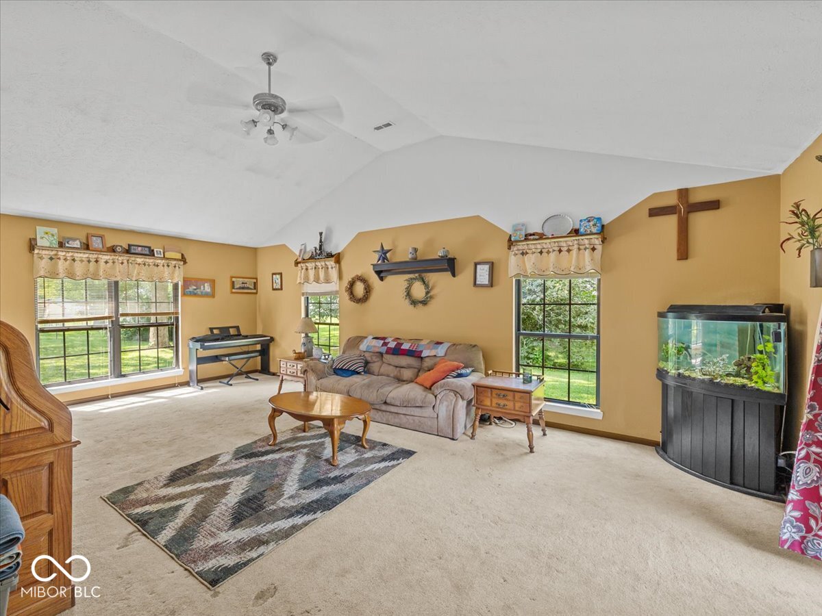 206 Rolling Ridge Road Shelbyville, IN 46176 - Photo 3 of 25