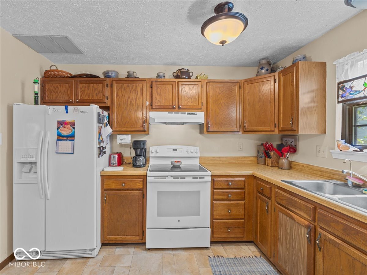 206 Rolling Ridge Road Shelbyville, IN 46176 - Photo 10 of 25