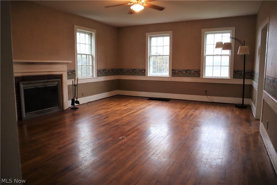8544 River Styx Road Wadsworth, OH 44281 - Photo 7 of 35 Living Room, Main house