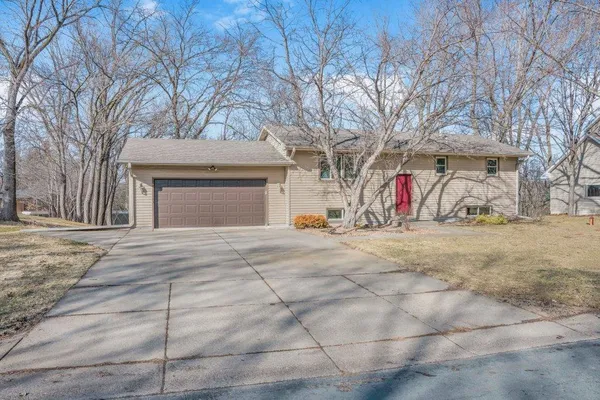 $379,000 | 16420 Lake Ridge Drive, Maple Grove, MN 55311
