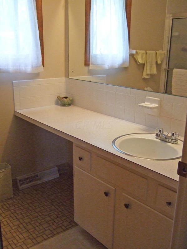 2494 Merbrook Road Columbus, OH 43235 - Photo 16 of 19 Gallery Image 16